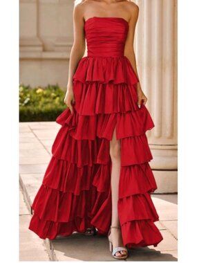 Stacees Women's Sz 4 Strapless Ruffled Layered Red Gown Perfect